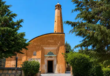 Siirt Tillo'daki türbeler tadilat nedeniyle iki hafta ziyarete kapatılıyor