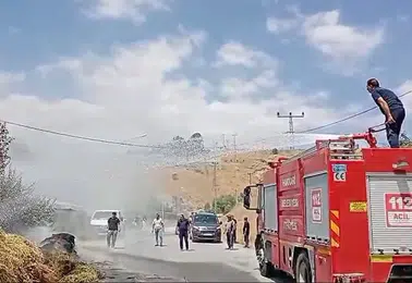 Hakkari’de samanlıkta çıkan yangın kışlık hazırlıkları küle çevirdi