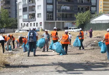 Sokaklar pırıl pırıl olacak: DEM Partili belediyelerden dev temizlik seferberliği