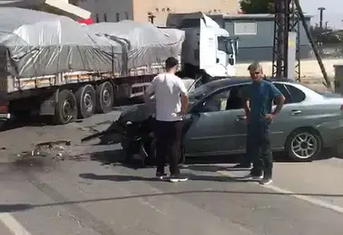 Muş'ta otomobil ile tırın çarpışması sonucu bir kişi yaralandı