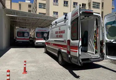 Şanlıurfa Siverek ilçesinde çıkan kavgada bir kişi bıçakla yaralandı