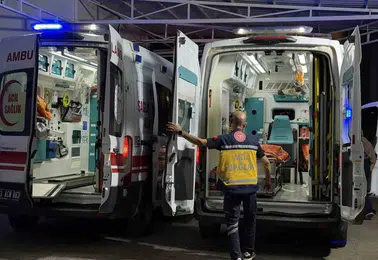 Siverek yolunda tartışma kavgaya dönüştü ve iki kişi tüfekle vuruldu