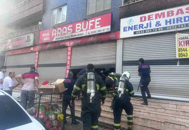 Batman'da bir büfe sabah saatlerinde çıkan yangınla küle döndü