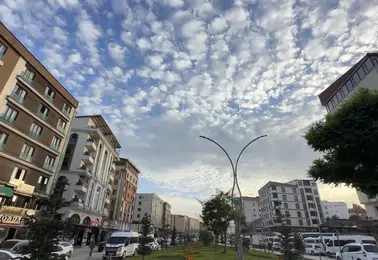 Yüksekova semalarında beliren nadir bulutlar görsel şölen yaşattı