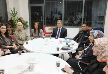 Ağrı'da öğretmenler Maarif'in Kalbinde Kitap Sohbetleri ile bir araya geliyor