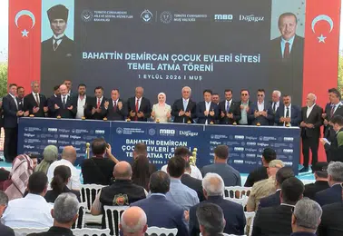 Muş'ta 50 çocuğa yuva olacak Bahattin Demircan Çocuk Evleri Sitesi'nin temeli atıldı