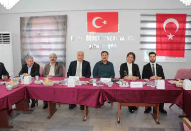 AK Partili vekiller Cizre'de huzur ve kardeşlik mesajları verdi