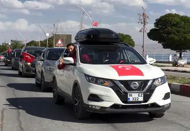 Dünya şampiyonu Furkan Bilici memleketi Van'da büyük bir coşkuyla karşılandı
