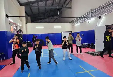 Hasköy ilçesindeki gençler boks kursuyla spor disiplini kazanıyor