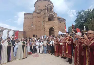 Akdamar Adası'nda 14'üncü kez düzenlenen ayin huzurla tamamlandı