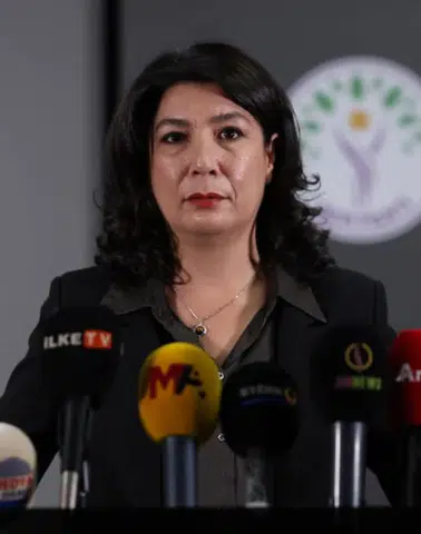 Halide Türkoğlu’ndan kritik çıkış: “Barış umudunu kimse gölgeleyemez”