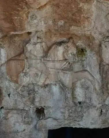 Silvan sınırlarında tarihe meydan okuyan Boşat Kalesi gizemini koruyor