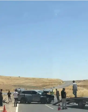 Silvan yolunda iki araç çarpıştı dokuz kişi yaralandı