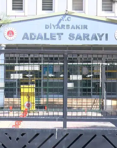 Uyuşturucu dolu aracıyla yakalanan sanığa mahkemeden hapis cezası