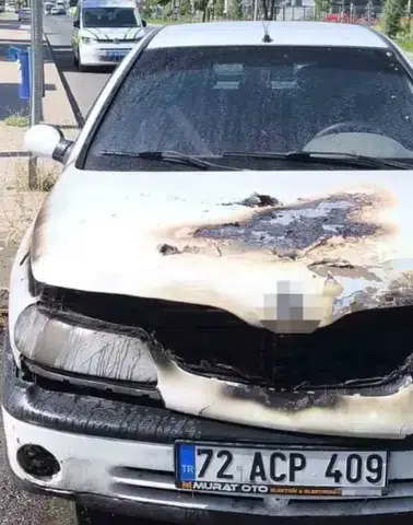 Batman Gültepe Mahallesi'nde park halindeki araç alevlere teslim oldu