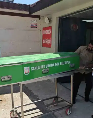 Şanlıurfa çevreyolunda battaniyeye sarılı bir erkek cesedi bulundu