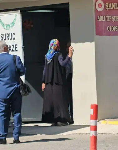 Suruç ilçesinde bir baba eşini vurduktan sonra yaşamına son verdi