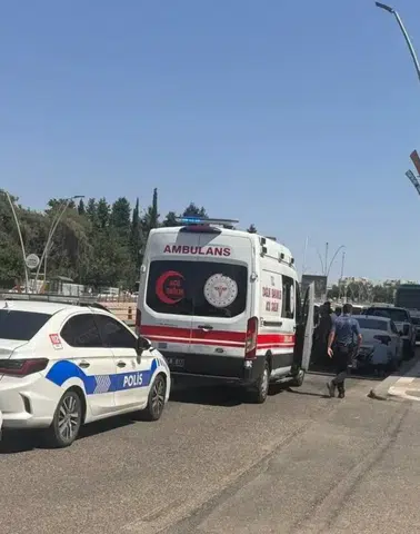 Şanlıurfa'da motosiklet kazası sonucu bir kişi hastaneye kaldırıldı