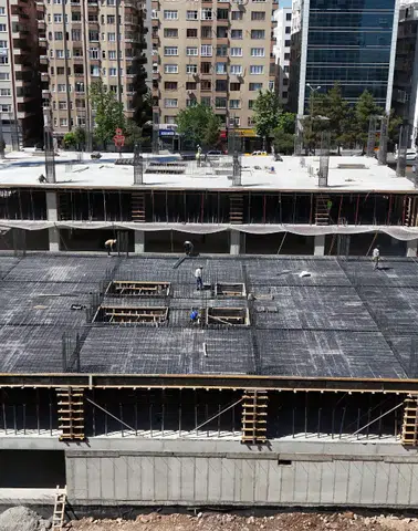 Diyarbakır'da demir ustalarının zorlu mesaisi