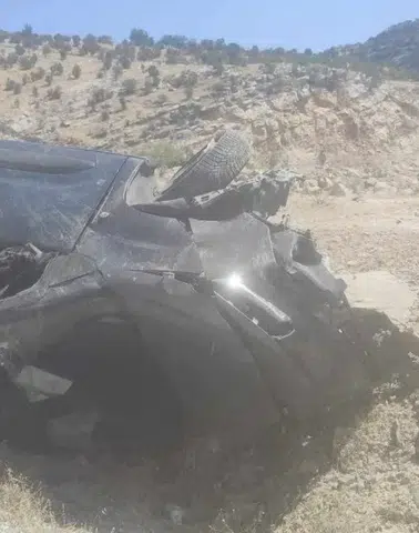 Gercüş'te takla atan hafif ticari araçtaki 2 kişi yaralandı