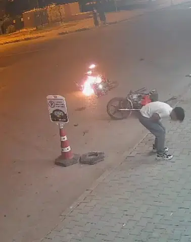 Birecik ilçesinde iki motosikletin karıştığı kazada dört kişi yaralandı