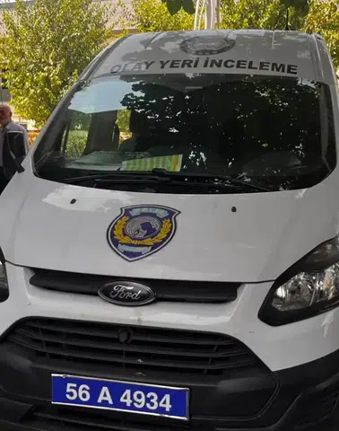 Siirt merkezde iki grup arasında çıkan silahlı kavgada iki kişi yaralandı