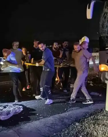 Siverek'te otobüsler çarpıştı, 13 yolcu yaralandı