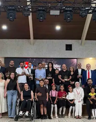 Şanlıurfalı minik öğrencilerin gazetecilik başarısı ödülle taçlandı