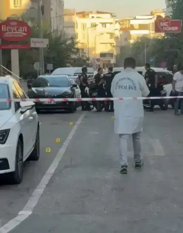 Batman'da cadde ortasında silahlı kavga üç kişi yaralandı