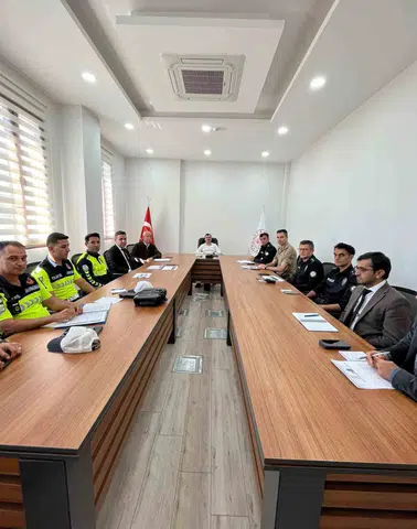 Dicle ilçesinde okulların güvenliği için kapsamlı önlemler masaya yatırıldı