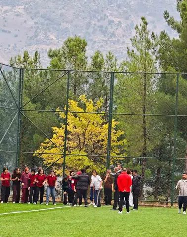 Sason'da Cumhuriyet Kupası Atletizm Yarışmalarında 110 Öğrenci Ter Döktü