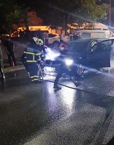 Batman'da seyir halindeki otomobil aniden alevlere teslim oldu