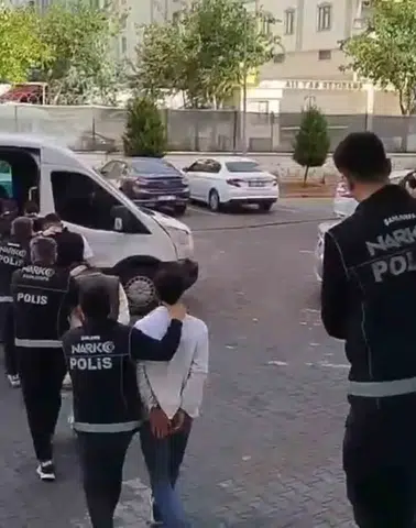 Şanlıurfa ve Birecik merkezli uyuşturucu operasyonunda 13 kişi tutuklandı