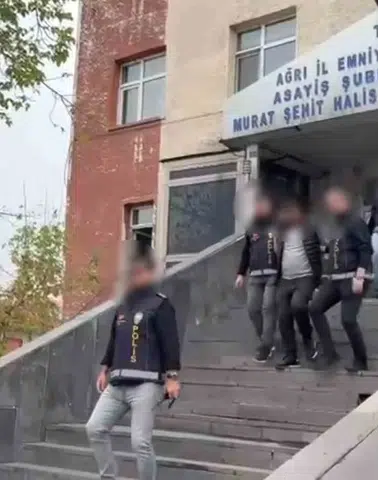 Ağrı'da uzun süredir aranan cezaevi firarisi yakayı ele verdi