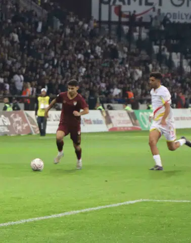 Elazığspor sahasında Çorluspor 1947 karşısında mağlubiyetten kurtulamadı