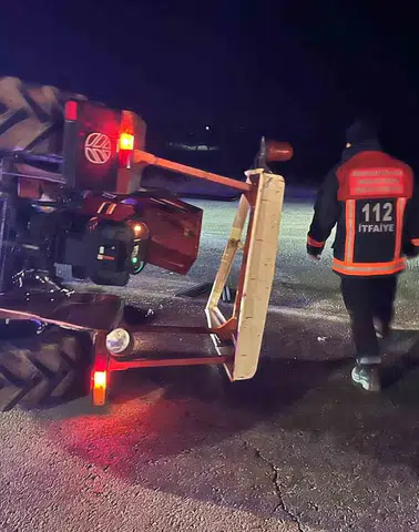 Elazığ Kovancılar yolunda traktör ve otomobil çarpıştı
