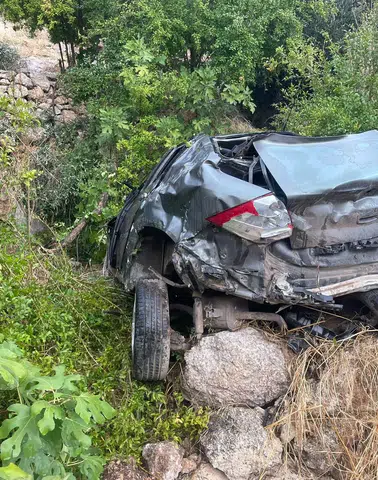 Kızıltepe'de otomobil uçuruma yuvarlandı sürücü ağır yaralandı