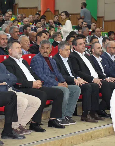 Ramanlı Ağrı kongresinde Meclis'teki yasa sürecine dair önemli mesajlar verdi