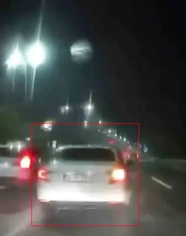 Elazığ Güney Çevre Yolu'nda tehlikeli sürüş kameraya yansıdı