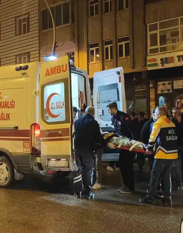 Muş merkezde otomobil ve motosiklet kazası sonucu iki kişi yaralandı