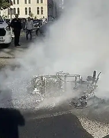 Siirt merkezde motosiklet ve hafif ticari araç çarpıştı