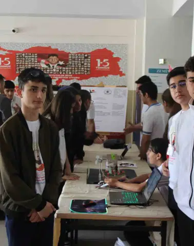 Cizreli öğrenciler bilim projeleriyle hünerlerini sergiledi