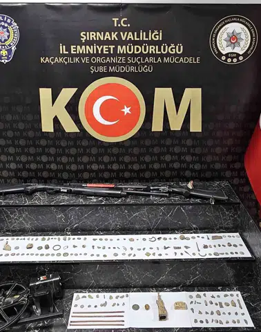 Silopi’de kaçak kazı baskını 180 tarihi eser yakalandı
