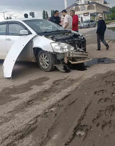 Muş Hasköy yolunda kamyon ile otomobil çarpıştı