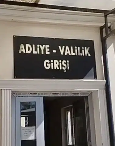 Mardin'de miras kavgası kanlı bitti Baba otomobiline konulan bombadan kurtuldu
