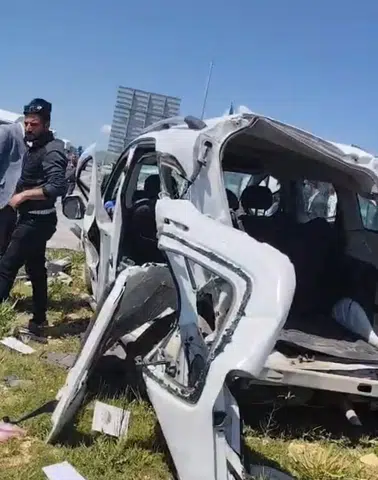 Van'da feci kaza İki araç çarpıştı, 4 kişi hayatını kaybetti