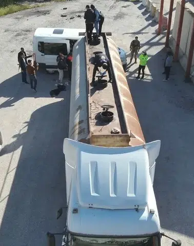 Bitlis polisinden tanker operasyonu 30 kaçak göçmen çıktı