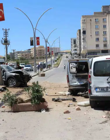 Cizre’de zincirleme kaza sonucu dört kişi hastaneye kaldırıldı