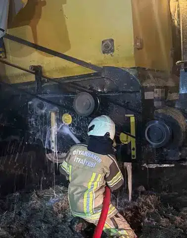 Hani'de hasat mesaisi kabusa dönüyordu: Alevler tarlaya sıçramadan durduruldu