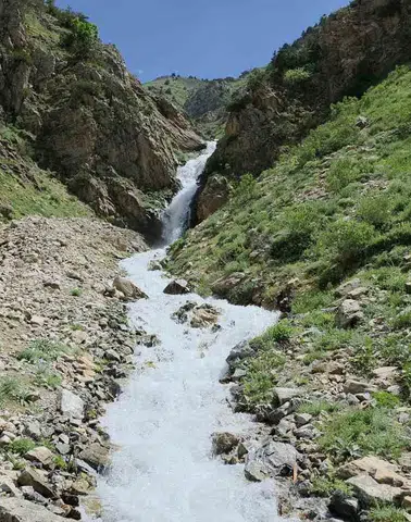 Van Çatakta yirmi yıllık kuraklık eriyen kar sularıyla sona erdi